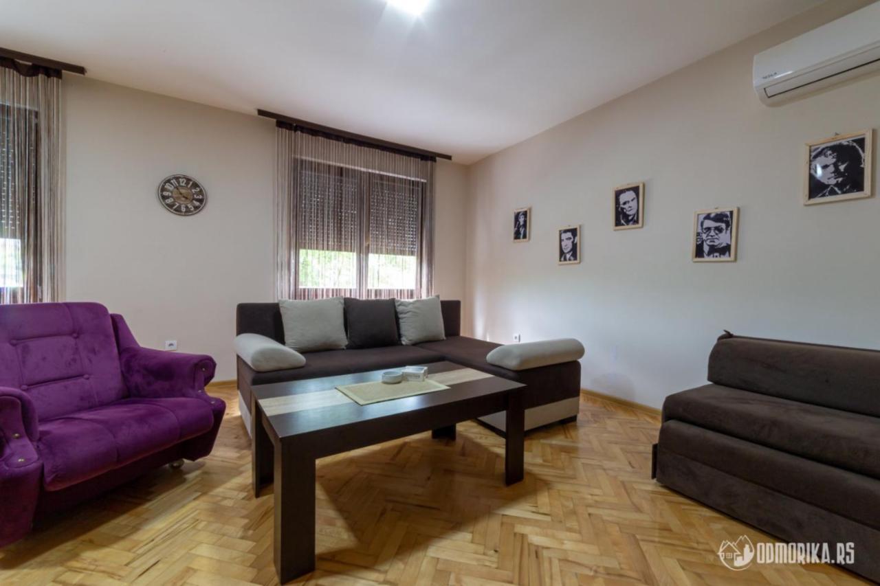 Apartmani Nina S バイナ・バシュタ エクステリア 写真