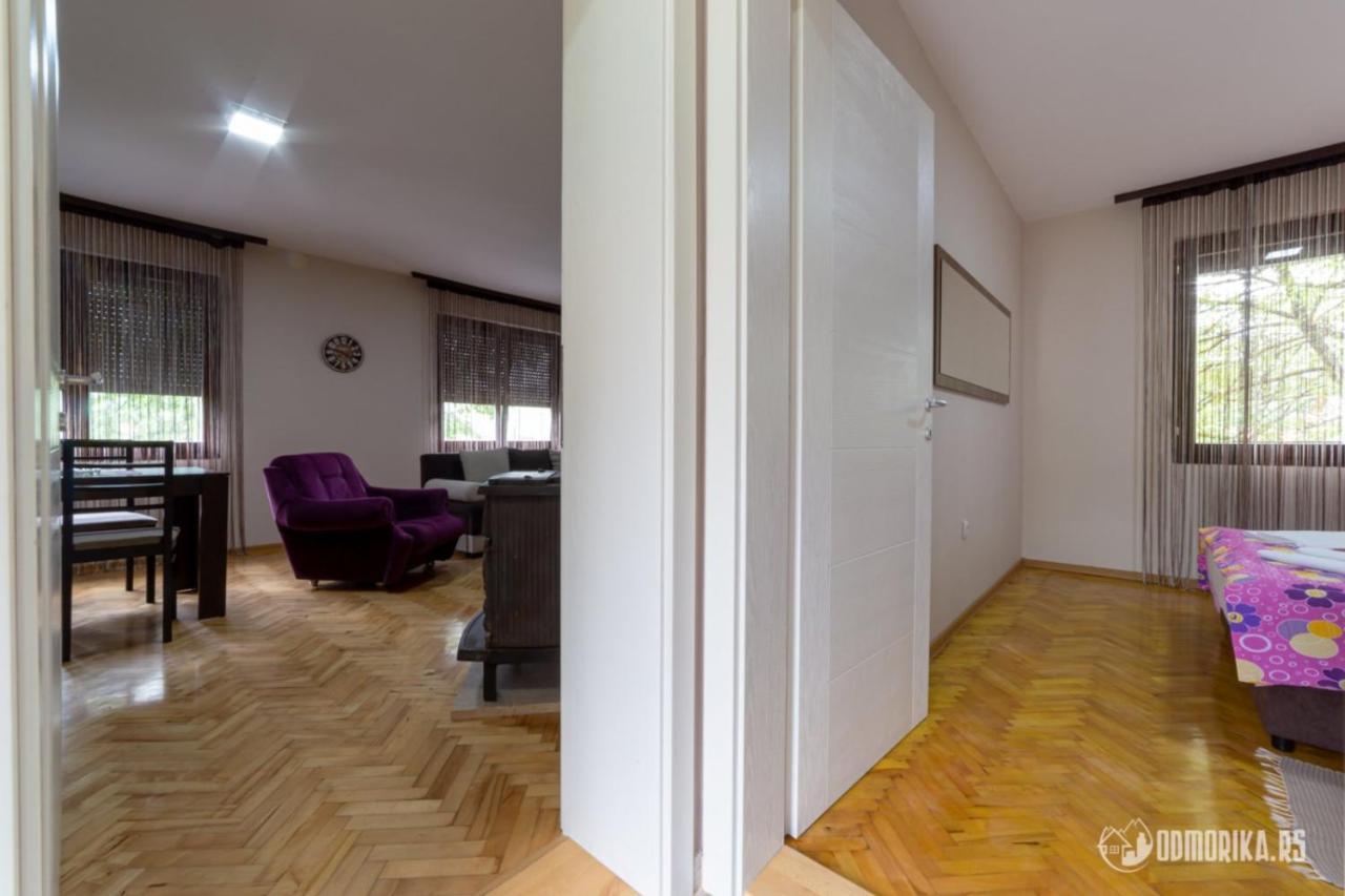 Apartmani Nina S バイナ・バシュタ エクステリア 写真