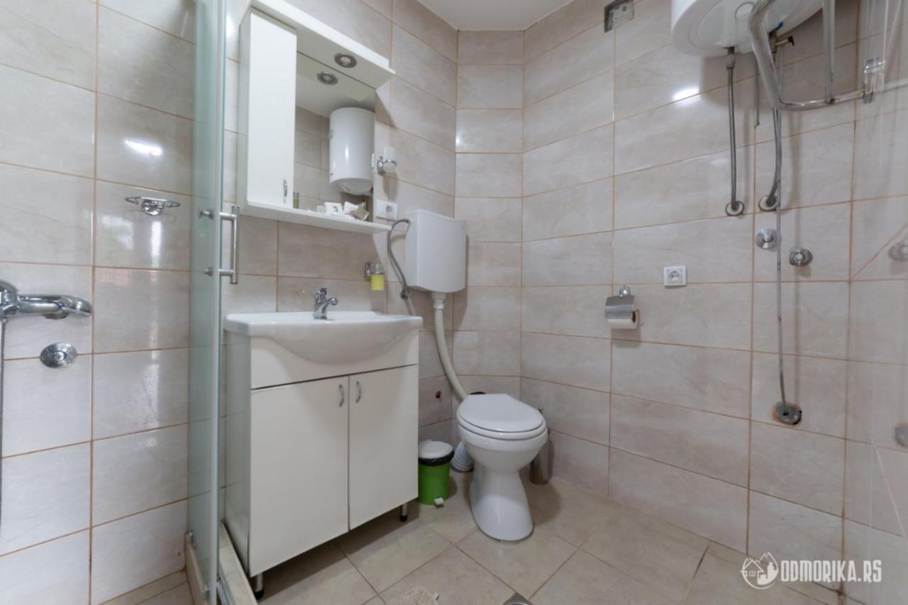 Apartmani Nina S バイナ・バシュタ エクステリア 写真