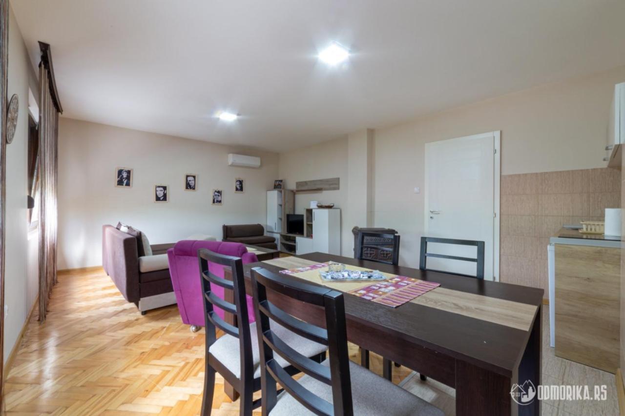Apartmani Nina S バイナ・バシュタ エクステリア 写真