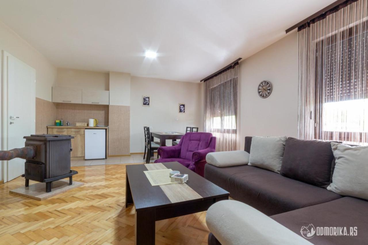 Apartmani Nina S バイナ・バシュタ エクステリア 写真