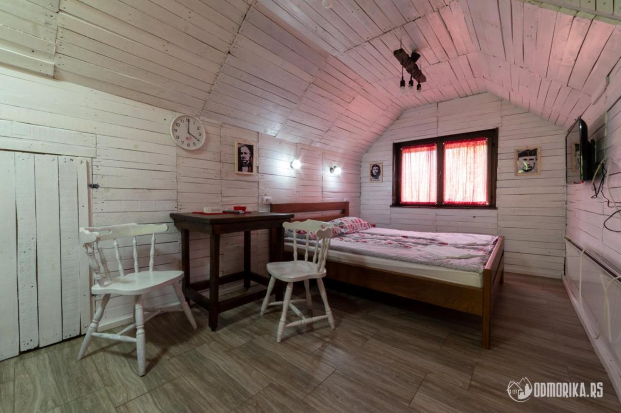 Apartmani Nina S バイナ・バシュタ エクステリア 写真