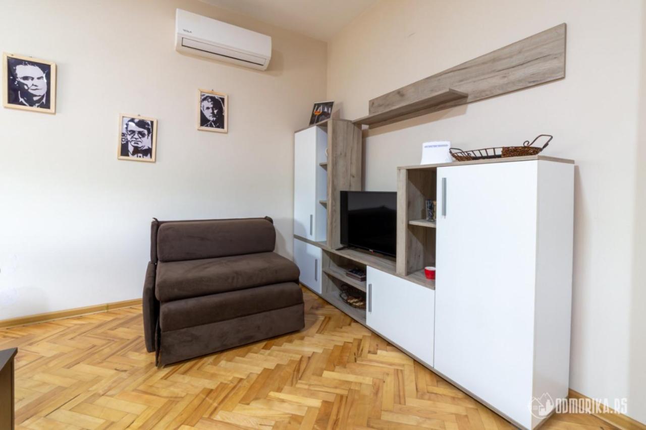 Apartmani Nina S バイナ・バシュタ エクステリア 写真