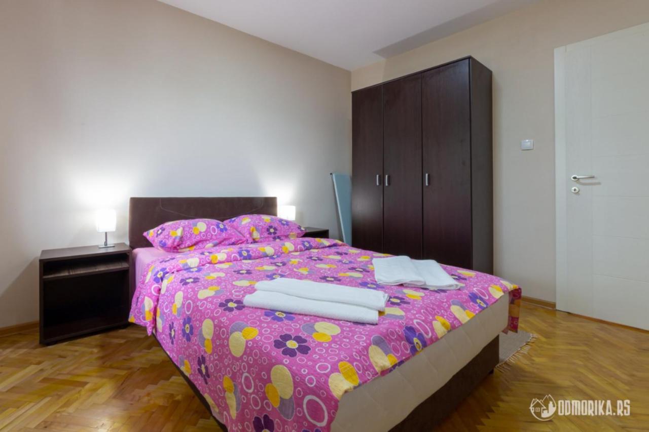 Apartmani Nina S バイナ・バシュタ エクステリア 写真