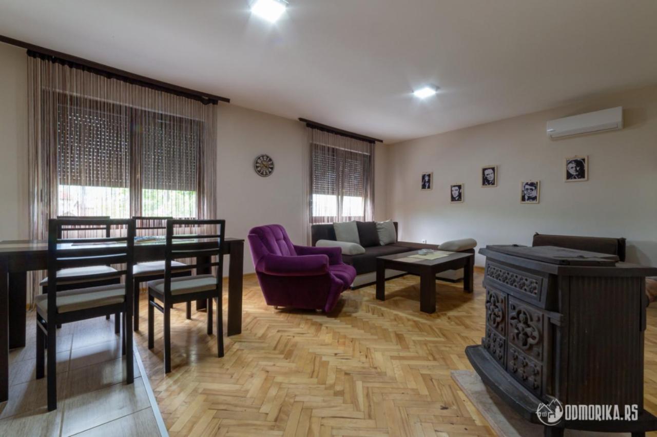 Apartmani Nina S バイナ・バシュタ エクステリア 写真
