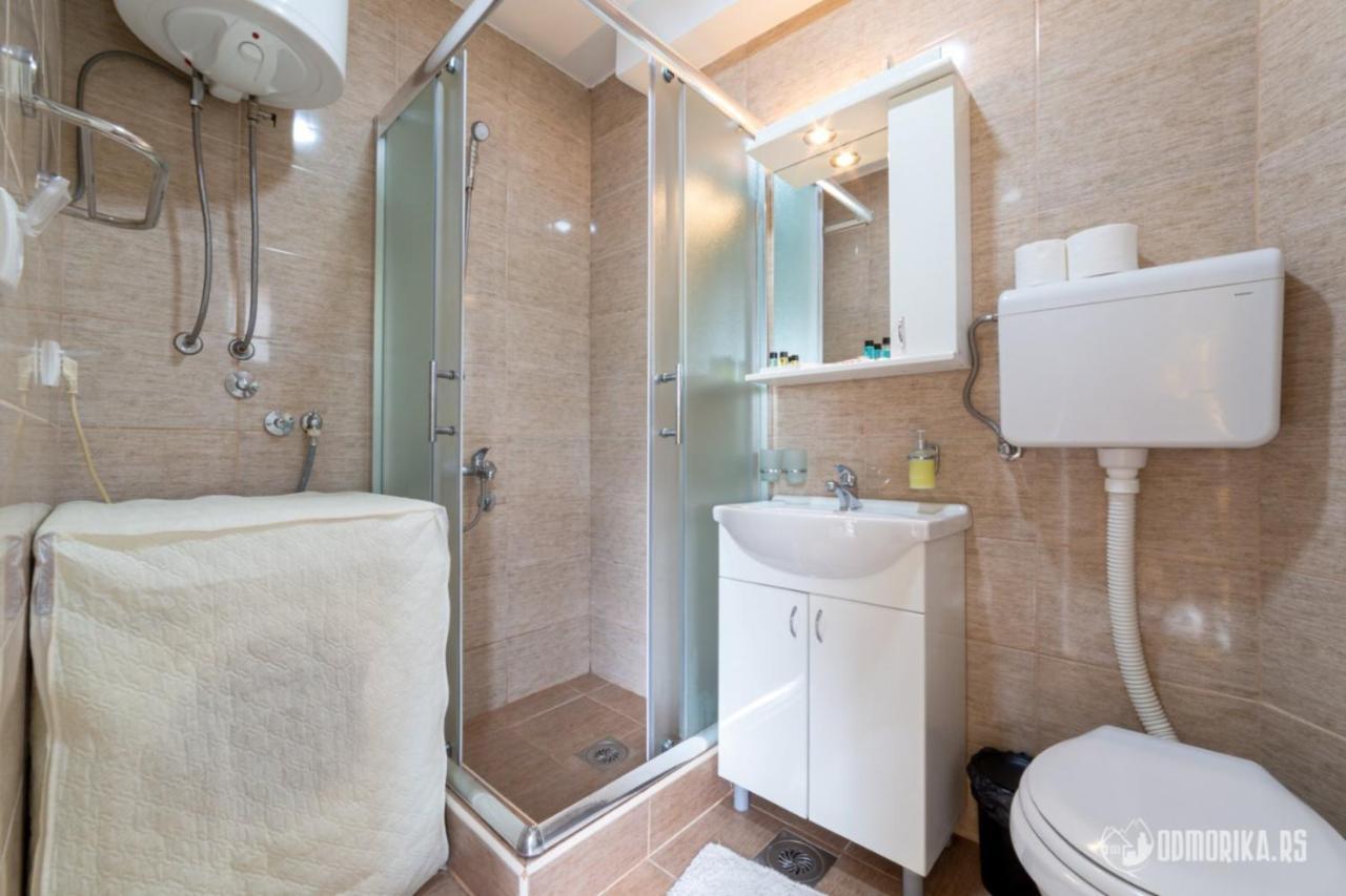 Apartmani Nina S バイナ・バシュタ エクステリア 写真