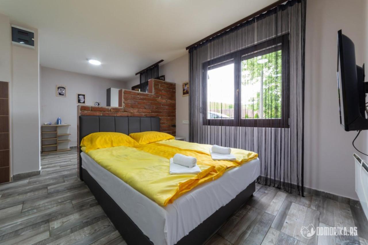 Apartmani Nina S バイナ・バシュタ エクステリア 写真